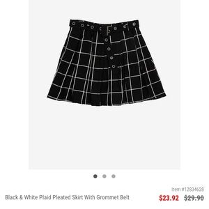 Hot topic black and white pleated skirt